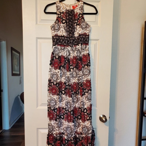 Ml Monique Lhuillier Gown - Picture 3 of 13